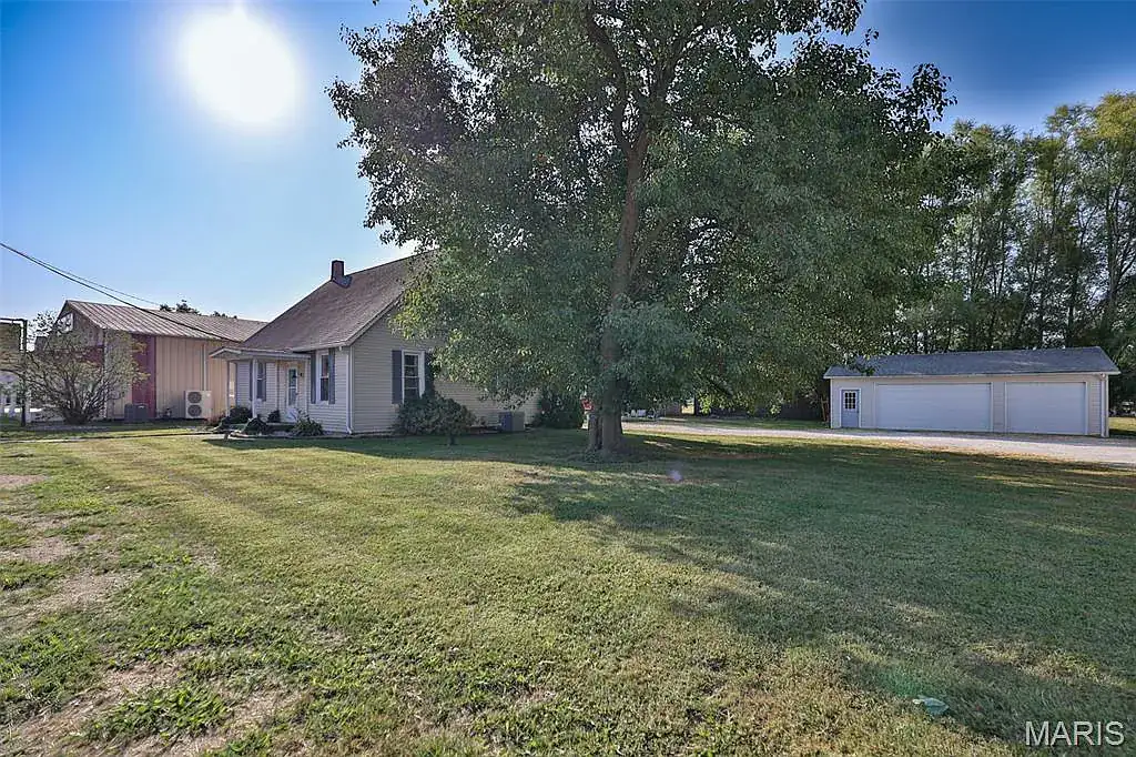212 W State St in Hamel, photo 2 of 11
