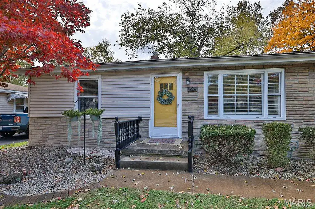 424 Hadley Ave in Edwardsville, photo 25 of 29