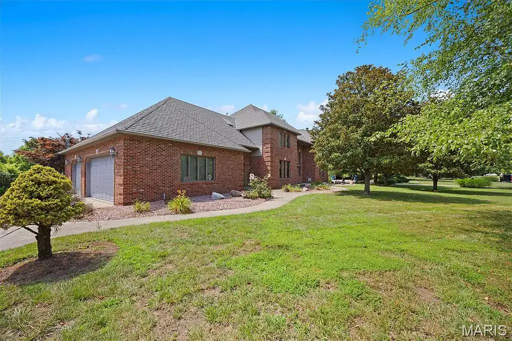 517 E Waters Edge Dr in Shiloh, photo 46 of 58