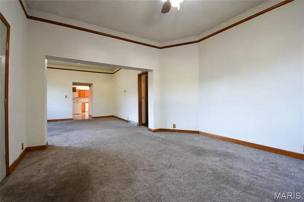 517 N Laurel St in Staunton, photo 6 of 42