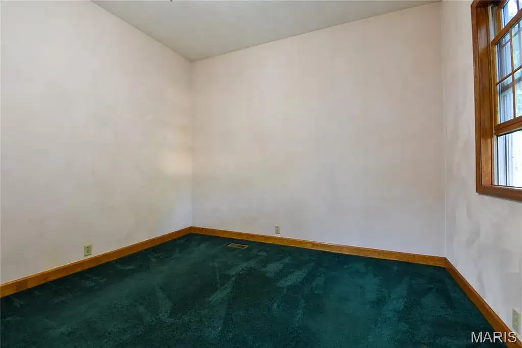 517 N Laurel St in Staunton, photo 11 of 42
