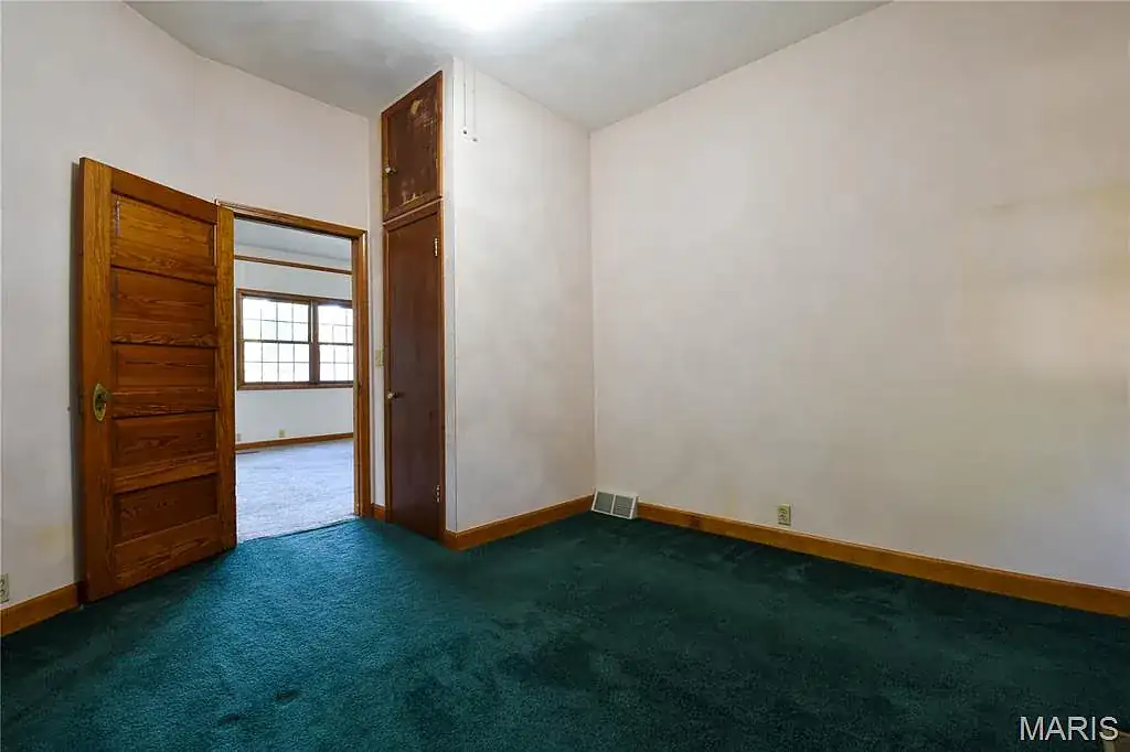 517 N Laurel St in Staunton, photo 12 of 42