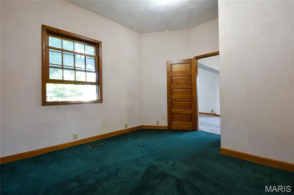 517 N Laurel St in Staunton, photo 13 of 42