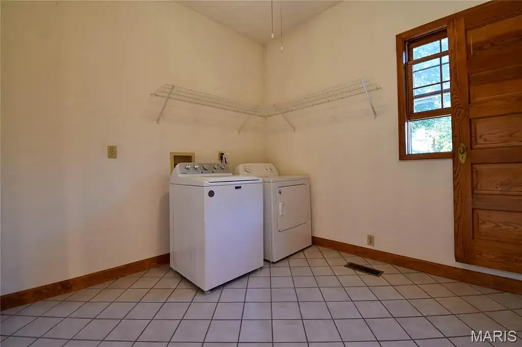 517 N Laurel St in Staunton, photo 27 of 42