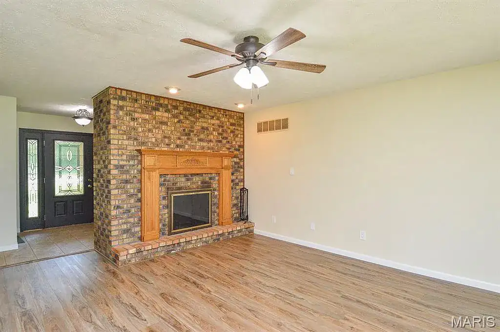 711 Cheshire Rd in Troy, photo 11 of 51