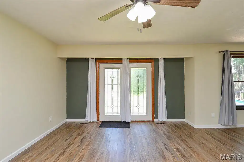 711 Cheshire Rd in Troy, photo 12 of 51