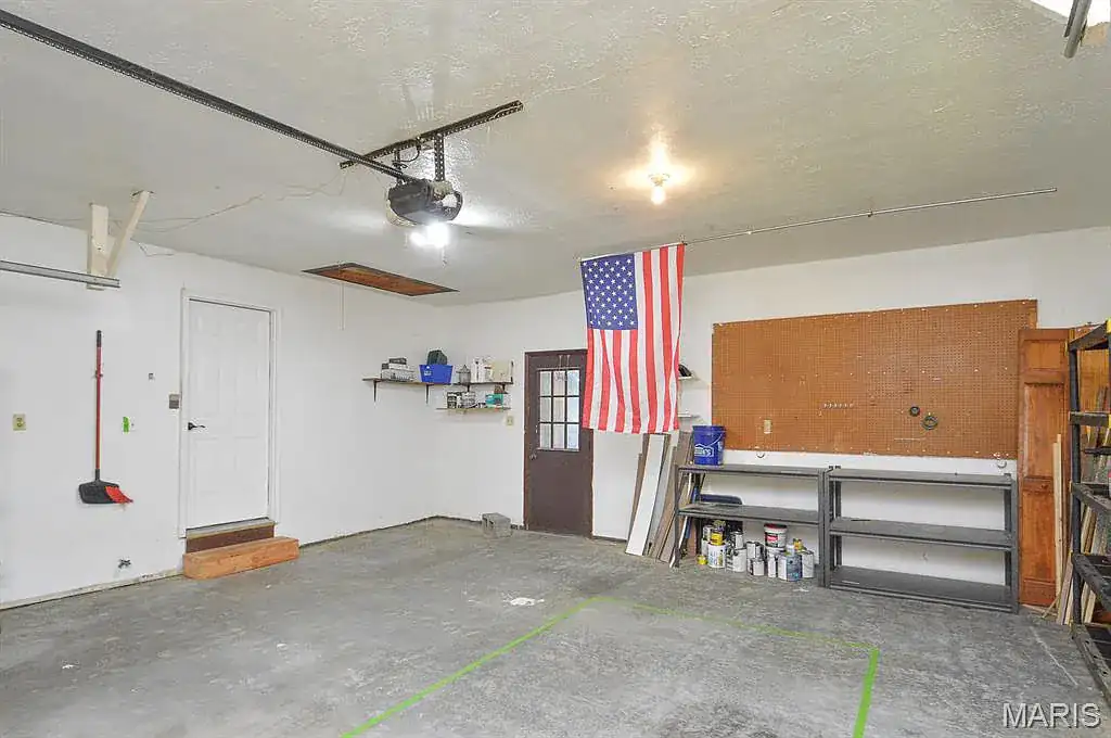 711 Cheshire Rd in Troy, photo 40 of 51