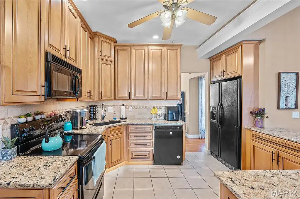8037 Austin Dr in Troy, photo 6 of 45