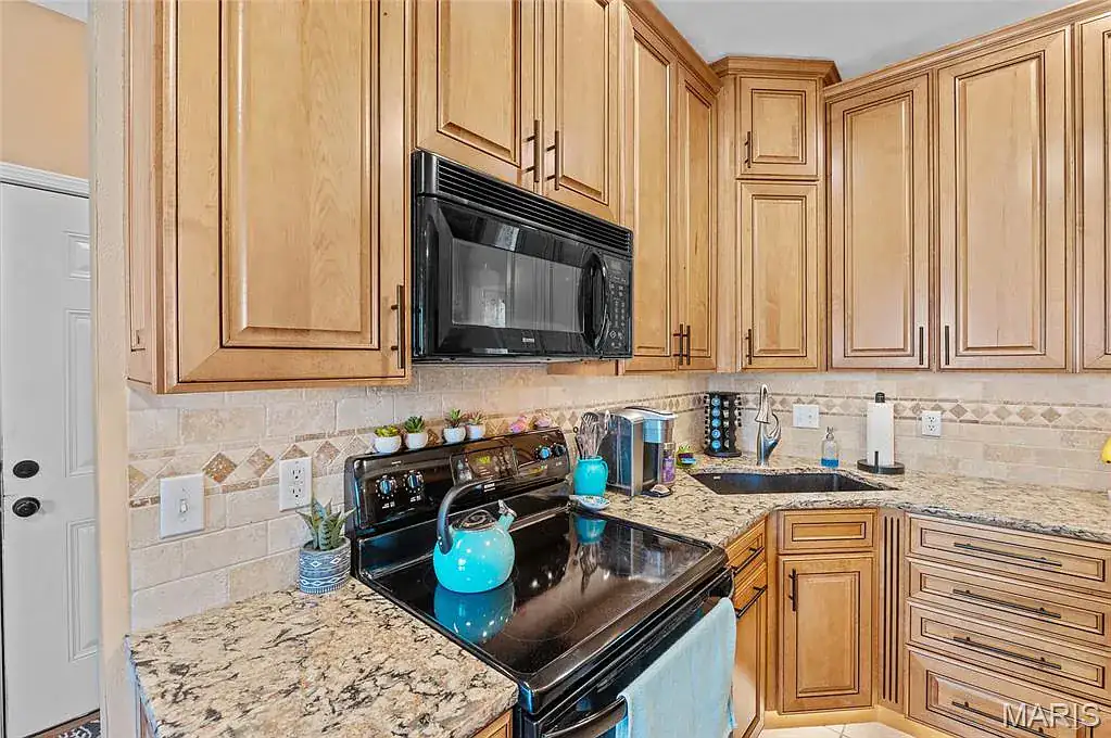 8037 Austin Dr in Troy, photo 7 of 45