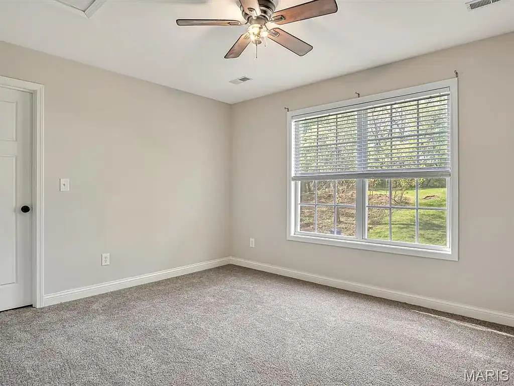 812 Meade Ave in Edwardsville, photo 21 of 31